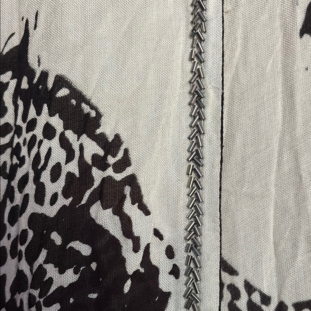 Aphorism Black and White Asymmetrical Kimona - Picture 3 of 6